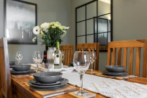 Perfect For Professionals & Families - Allocated Parking - WIFI